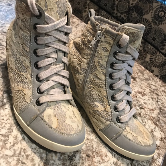 Heeled sneakers - Picture 2 of 4